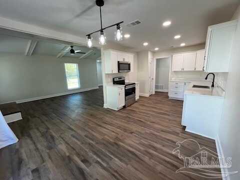 2270 Fairburn St, Pensacola, FL 32505