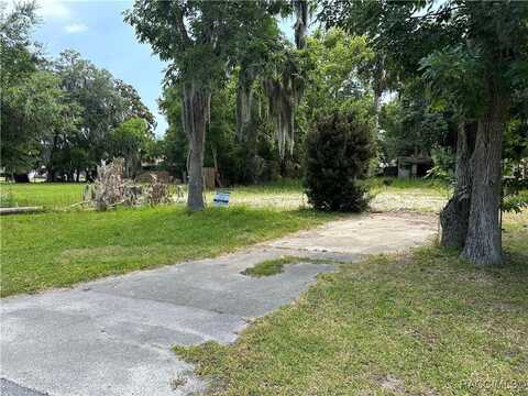 563 NW 8th Avenue, Crystal River, FL 34428