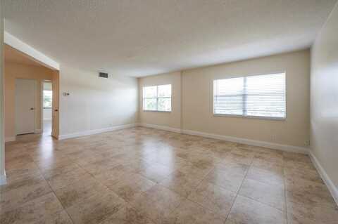 2555 NE 11th St, Fort Lauderdale, FL 33304