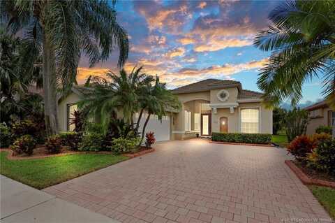 660 SW Lake Charles Circle, Port Saint Lucie, FL 34986