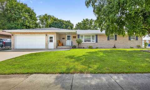 923 W MCKINLEY Avenue, LITTLE CHUTE, WI 54140