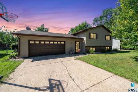 5813 W 36th St, Sioux Falls, SD 57106