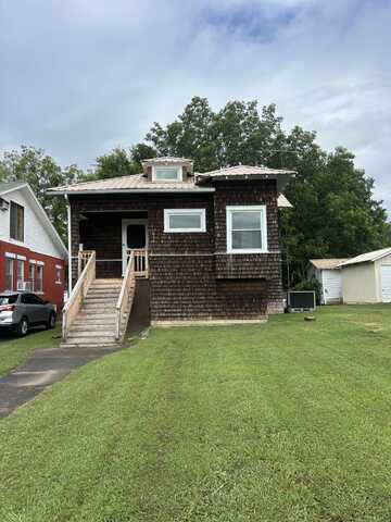 514 Ohio Avenue, Etowah, TN 37331