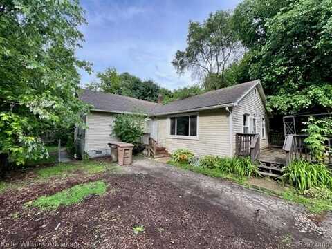12 Hazel Drive, Pontiac, MI 48341