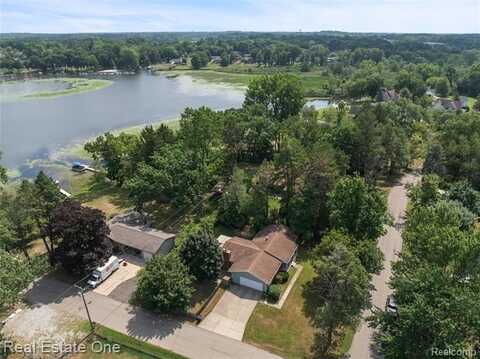 330 Harvard Drive, Howell, MI 48843
