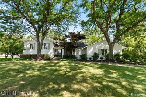 6531 Catalpa Drive, Brighton, MI 48116