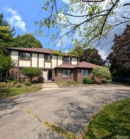 6020 Fairbrook Drive, West Bloomfield, MI 48322