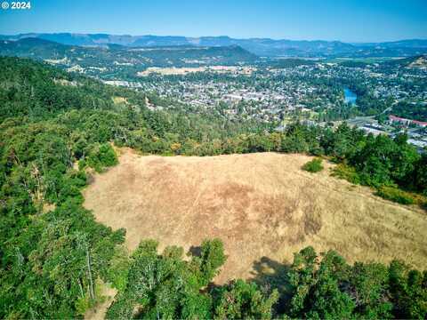 W Fairhill AVE, Roseburg, OR 97471