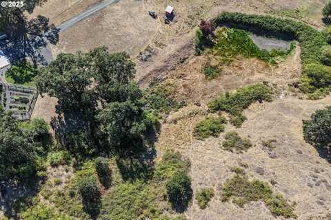 370 KARENZA LN, Roseburg, OR 97471