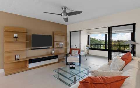 7507 La Paz Boulevard, Boca Raton, FL 33433