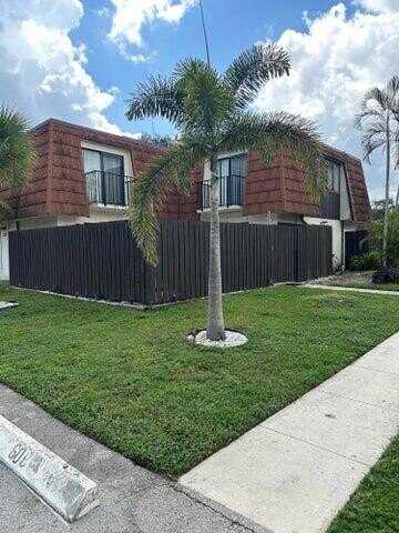 2201 White Pine Circle, Greenacres, FL 33415
