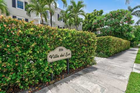 226 Brazilian Avenue, Palm Beach, FL 33480