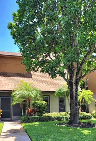 323 Sandtree Drive, Palm Beach Gardens, FL 33403
