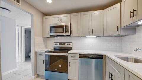 500 Executive Center Drive, West Palm Beach, FL 33401