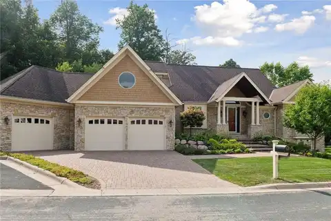 8950 Mariabo Circle, Bloomington, MN 55438