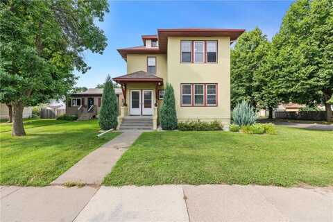 877 Cottage Avenue E, Saint Paul, MN 55106