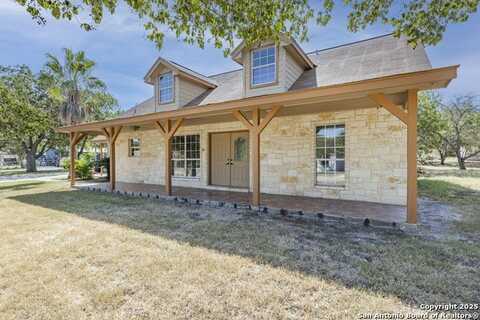 205 6th, Natalia, TX 78059