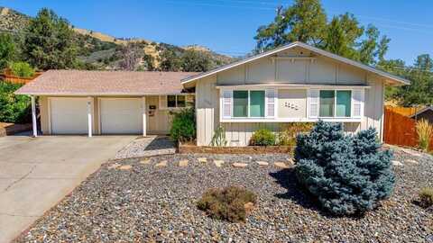 1122 Northridge Dr, Yreka, CA 96097