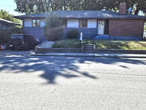 222 N 6th St, Cheney, WA 99004