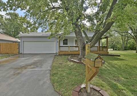 3 Park Ct, Valley Center, KS 67147