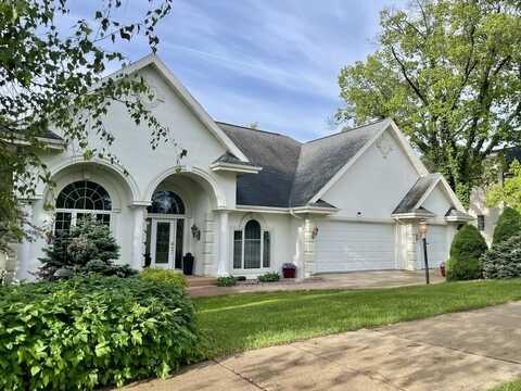 9121 Blackhawk Road, Middleton, WI 53562