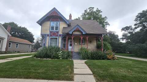 125 S Lincoln Street, Elkhorn, WI 53121