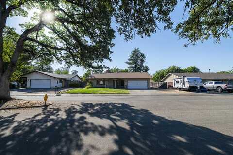 1413 Casa Vereda Way, Redding, CA 96003
