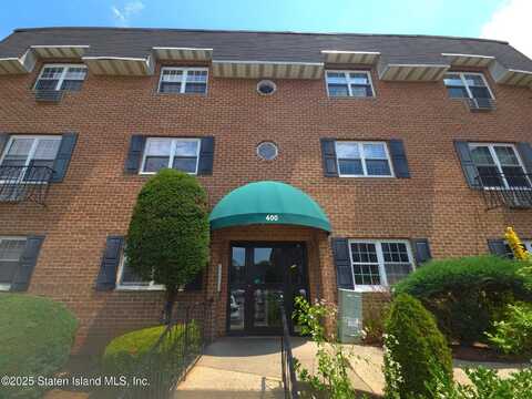 400 Maryland Avenue, Staten Island, NY 10305