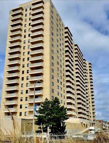 5000 Boardwalk Ave, Ventnor City, NJ 08406