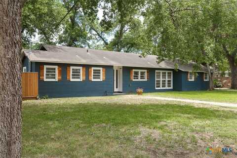 621 Hackberry Street, Seguin, TX 78155
