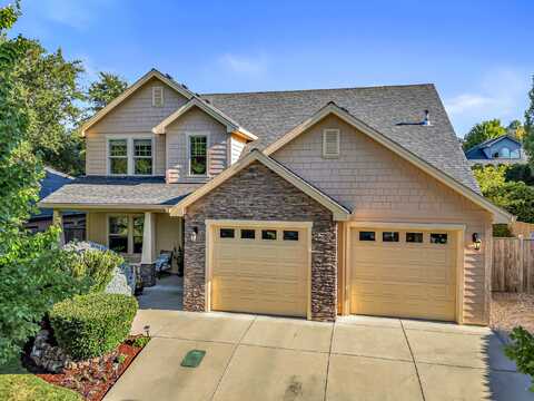 3909 Crystal Springs Drive, Medford, OR 97504