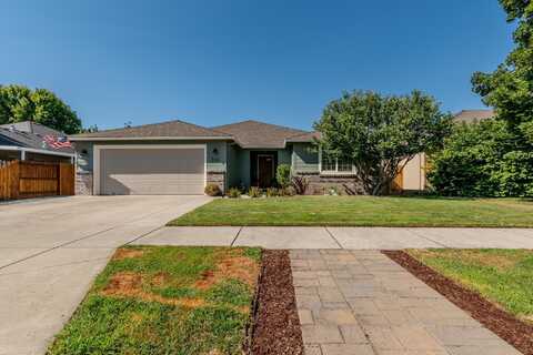 966 Newcastle Street, Medford, OR 97501