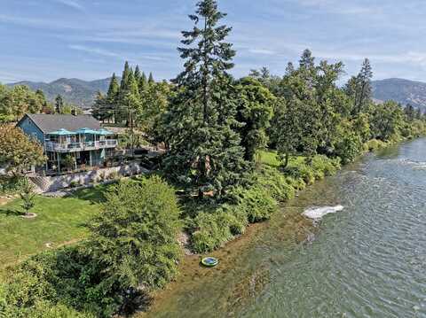 2215 SE Portola Drive, Grants Pass, OR 97526