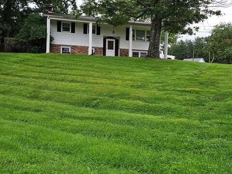 101 Robinhood Rd, Galax, VA 24333