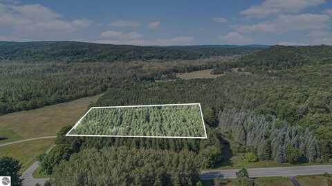 000 Baver Road, Frankfort, MI 49635
