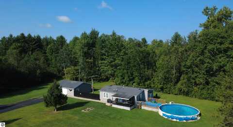 2181 M-33, Alger, MI 48610