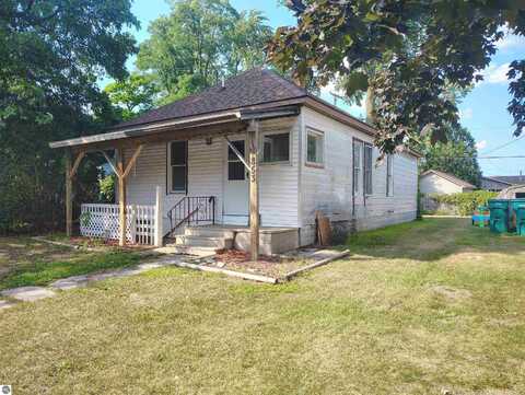 853 Shady Shore Drive, Bay City, MI 48706