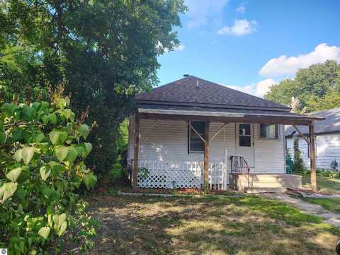 853 Shady Shore Drive, Bay City, MI 48706