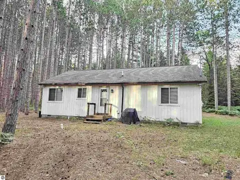 278 SE Lund Road, Fife Lake, MI 49633