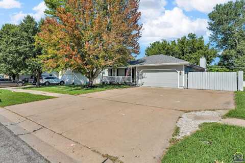 2604 SW Ancaster RD, Topeka, KS 66614