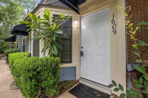 1609 S Gadsden Street, Tallahassee, FL 32301