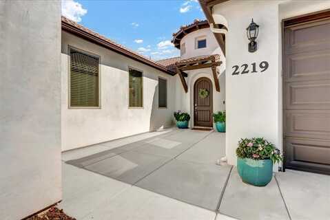 2219 W Theta Avenue, Porterville, CA 93257