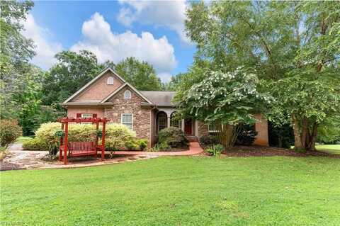 4721 Sherborne Drive, Pfafftown, NC 27040