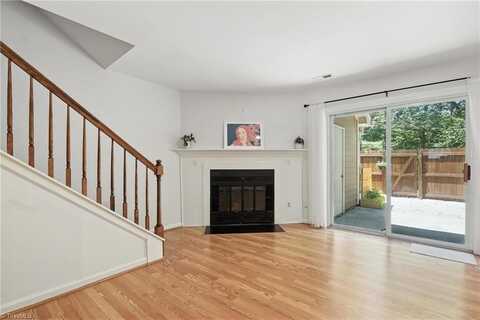 15 Hartford Court, Durham, NC 27707