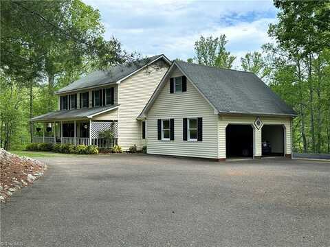 211 Service Road, Pilot Mountain, NC 27041