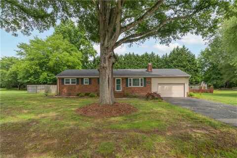 1415 Lambs Lane, Kernersville, NC 27284