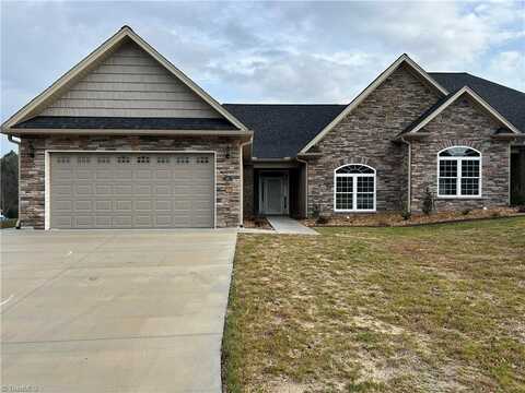 123 Greystone Lane, Mount Airy, NC 27030