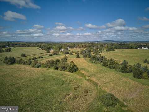 563 E DARK HOLLOW ROAD, PIPERSVILLE, PA 18947