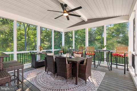 2822 TOWN VIEW CIRCLE, NEW WINDSOR, MD 21776