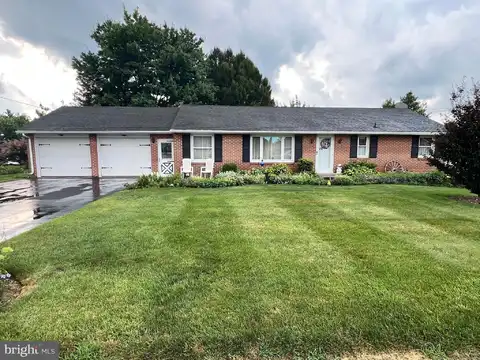 724 SCHOOL LANE, NEW HOLLAND, PA 17557